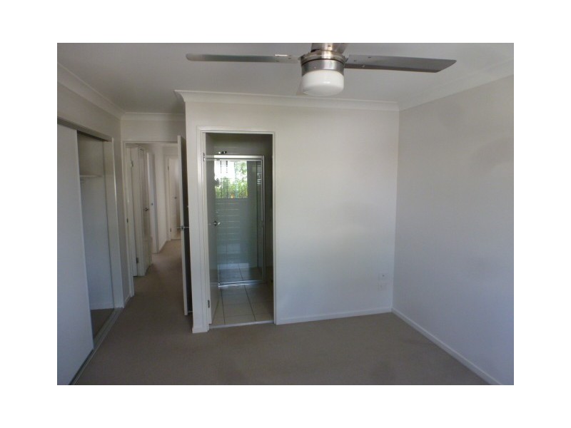 86 Carselgrove Ave, Fitzgibbon QLD 4018