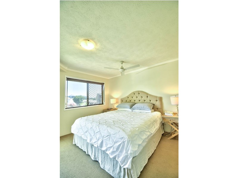 74 Thomas Drive, Chevron Island QLD 4217