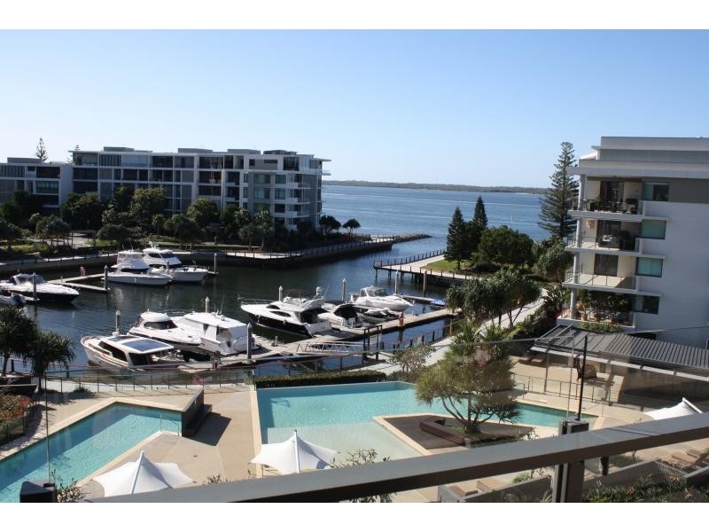 323 Bayview Street, Hollywell QLD 4216