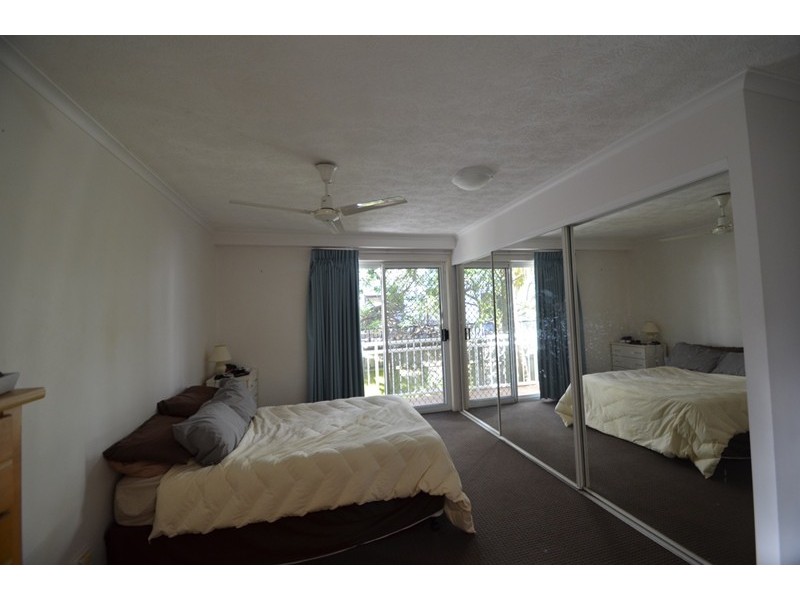 37 Mawarra Street, Chevron Island QLD 4217