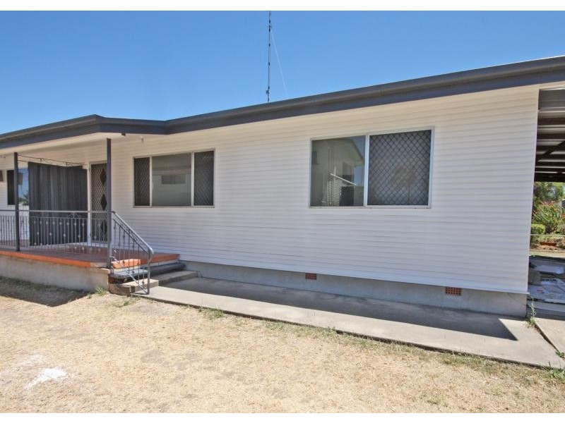 30 Bell St, Biloela QLD 4715