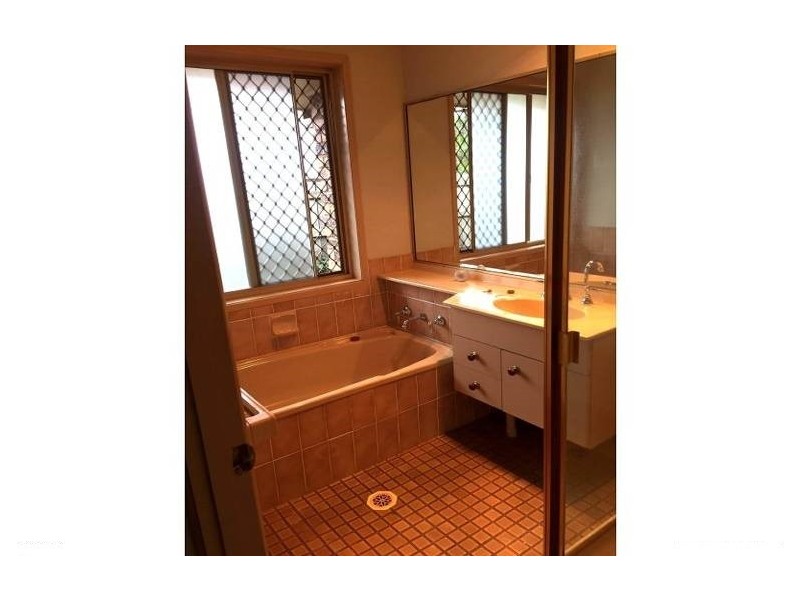 5 Cactus Court, Eight Mile Plains QLD 4113