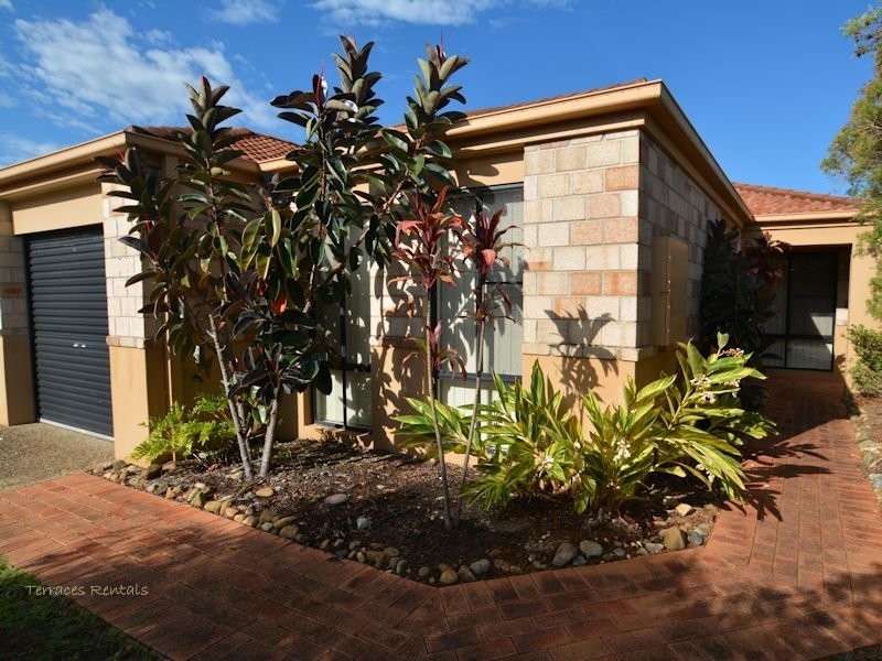 1a/24 Amsonia Court,, Arundel QLD 4214