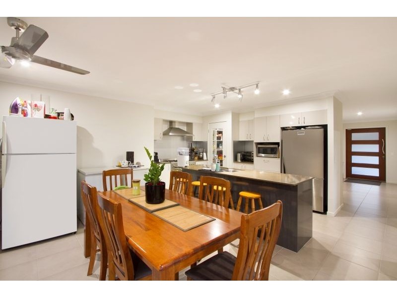 42 Lysterfield Rise, Upper Coomera QLD 4209