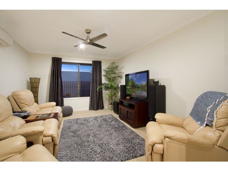 42 Lysterfield Rise, Upper Coomera QLD 4209