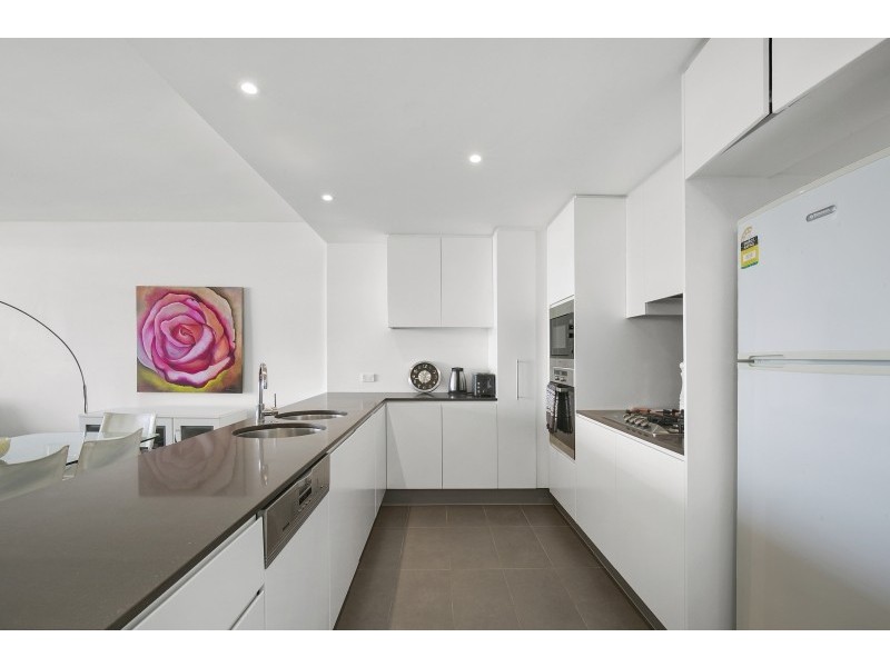 209/2 Creek Street, Kirra QLD 4225