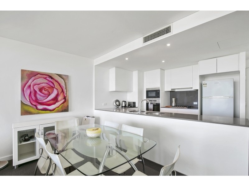 209/2 Creek Street, Kirra QLD 4225