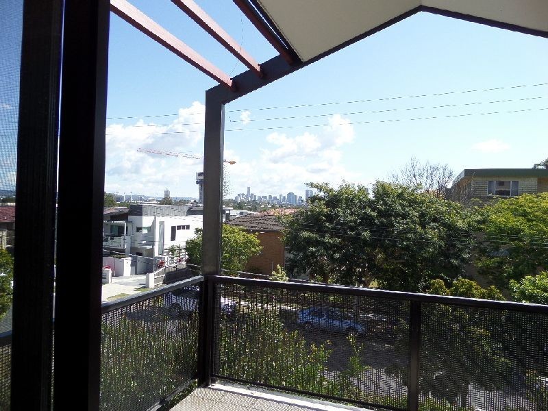 42/15 Kitchener Street., Coorparoo QLD 4151