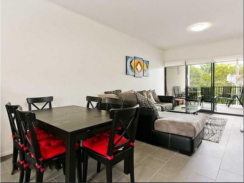 2-4 Garden Terrace, Newmarket QLD 4051