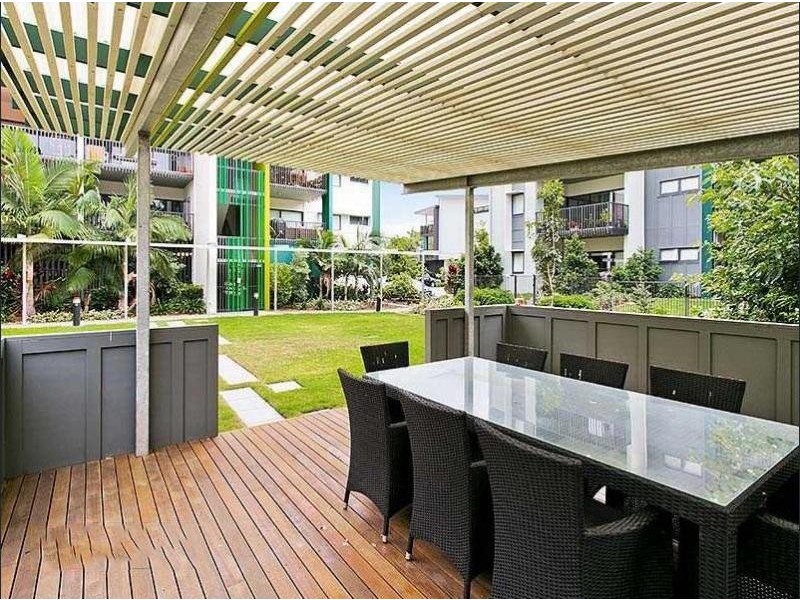 2-4 Garden Terrace, Newmarket QLD 4051