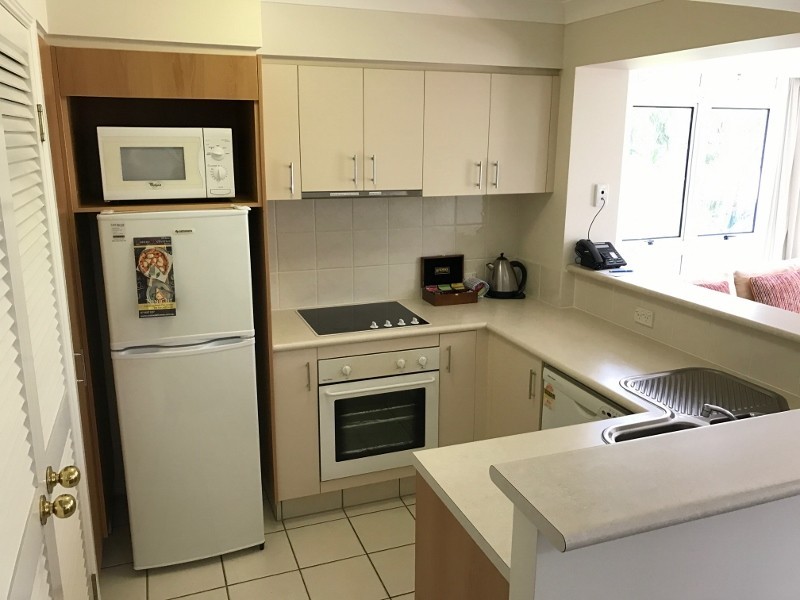 1021/2633 Gold Coast Highway, Broadbeach QLD 4218