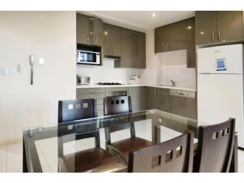 405/18 Cypress Ave.. cor Ferny Ave., Surfers Paradise QLD 4217