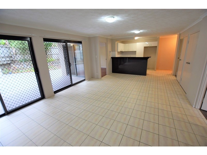 7/4 Omeo street, Macgregor QLD 4109