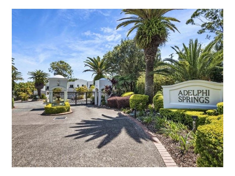 26/100 Cotlew St East, Southport QLD 4215