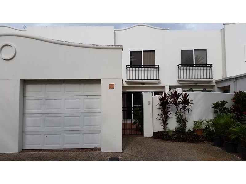 26/100 Cotlew St East, Southport QLD 4215