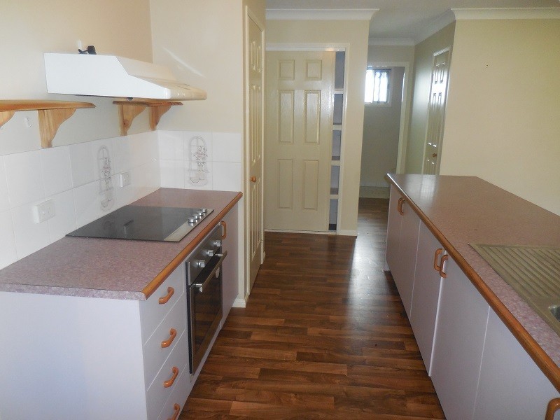 2 Maple Ave, Camira QLD 4300