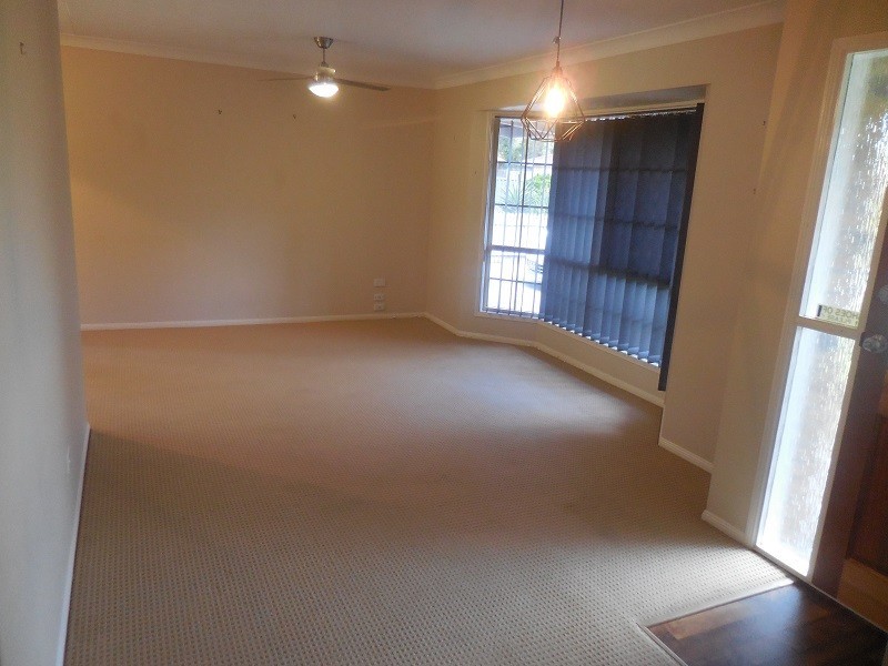 2 Maple Ave, Camira QLD 4300