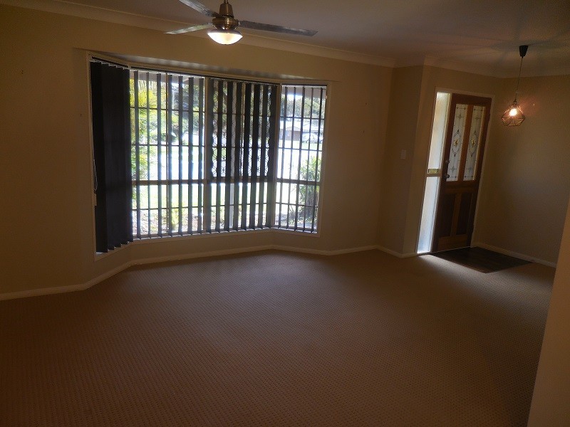 2 Maple Ave, Camira QLD 4300