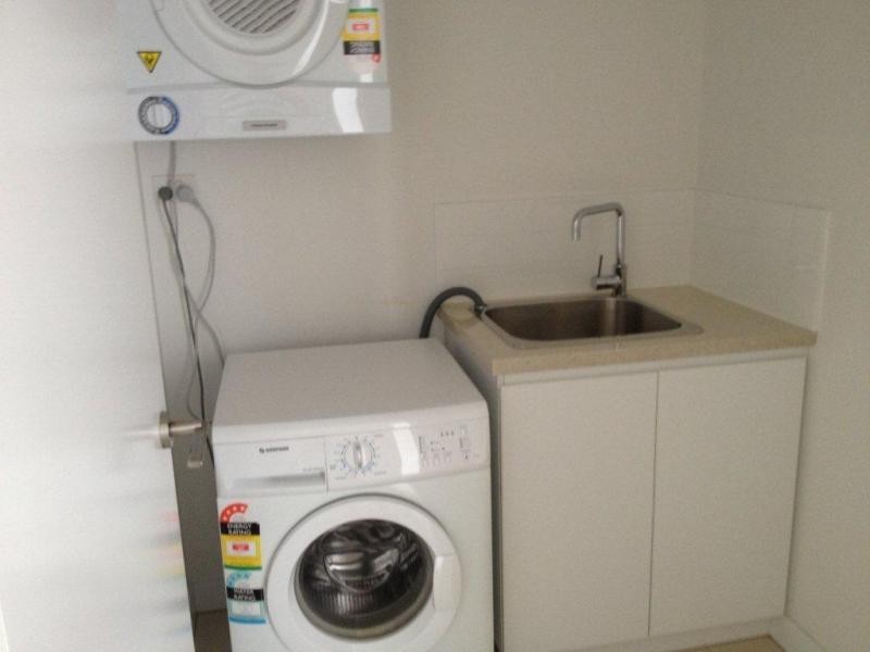 A1/9 Moores Crescent, Varsity Lakes QLD 4227