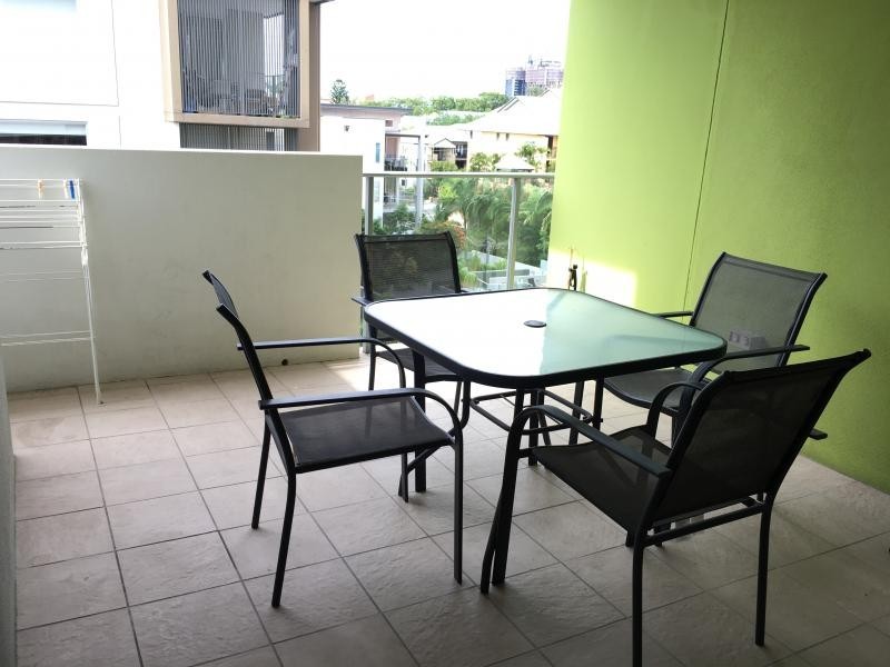 320/51 Hope Street, Spring Hill QLD 4000