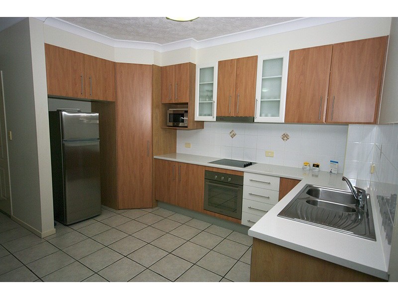 2/41 Anzac Avenue, Redcliffe QLD 4020