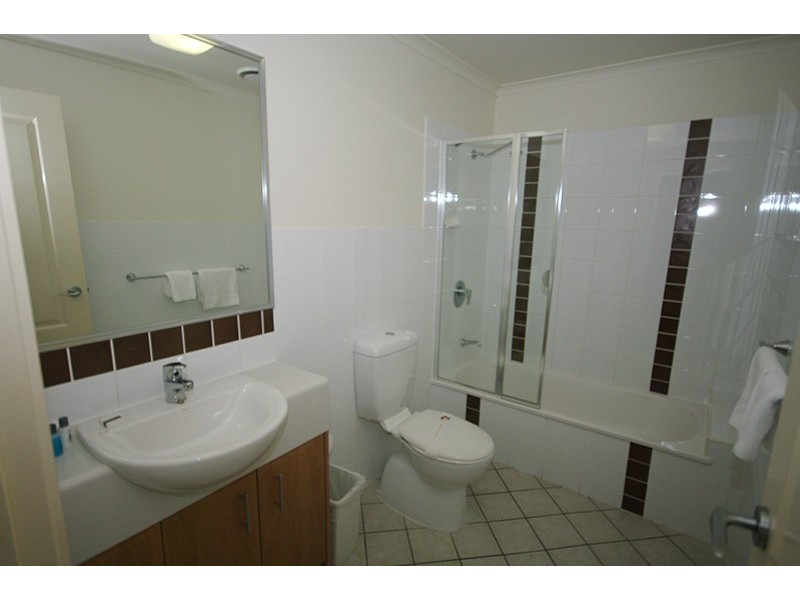 2/41 Anzac Avenue, Redcliffe QLD 4020