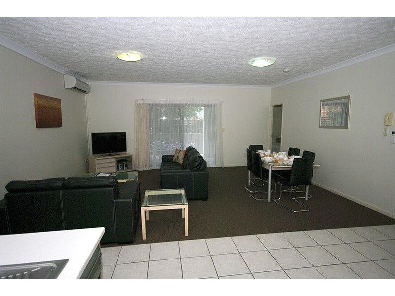 2/41 Anzac Avenue, Redcliffe QLD 4020