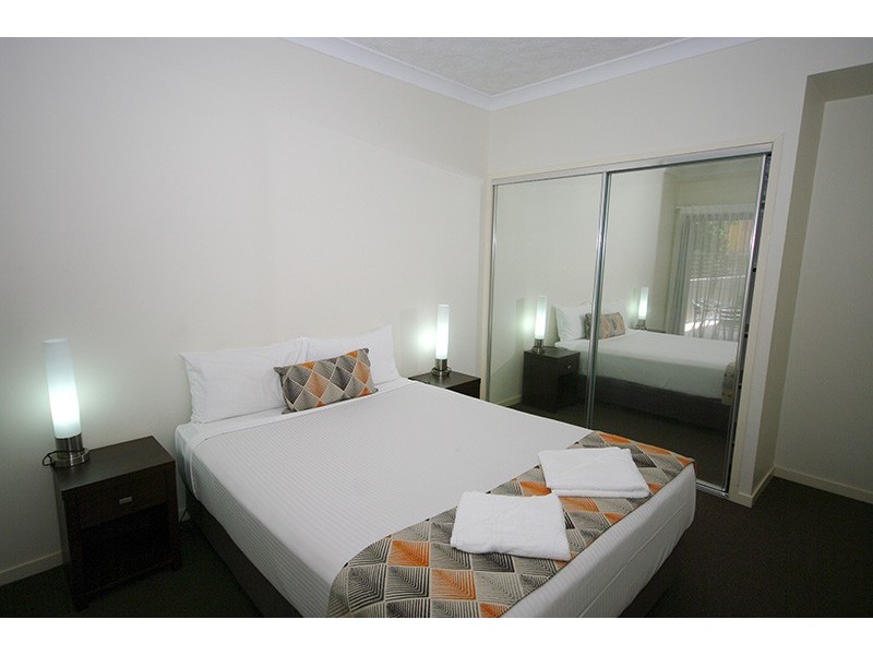 2/41 Anzac Avenue, Redcliffe QLD 4020