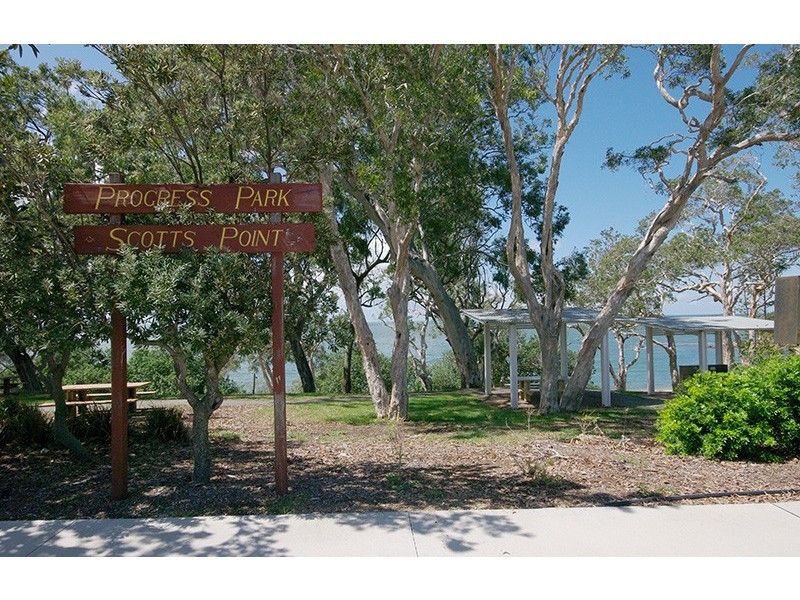 176 Oxley Avenue, Woody Point QLD 4019