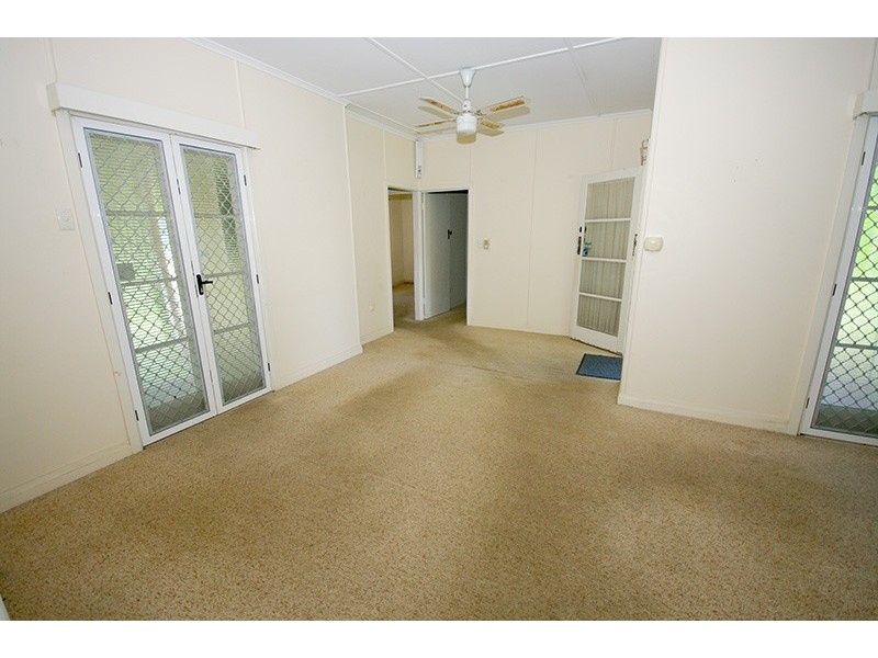 176 Oxley Avenue, Woody Point QLD 4019