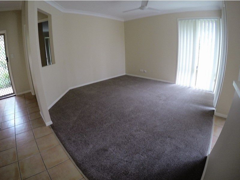 4 Tracey Crescent, Varsity Lakes QLD 4227