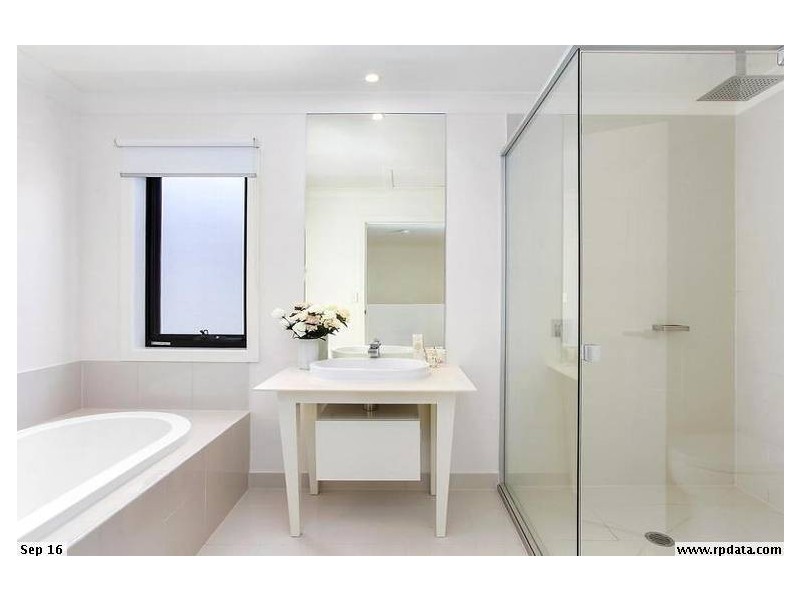 @/87 Peninsula Drive, Robina QLD 4226