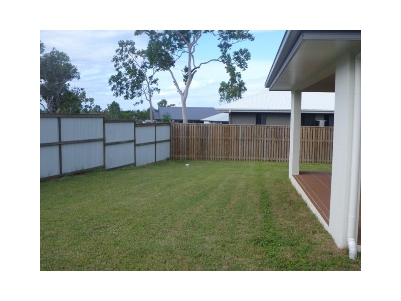 6 Dugong Court, Bushland Beach QLD 4818