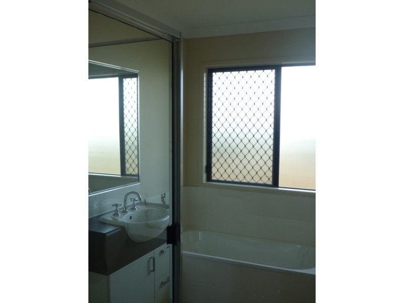 6 Dugong Court, Bushland Beach QLD 4818