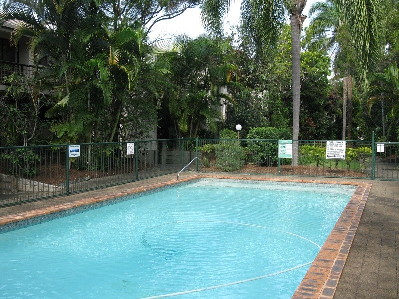 111 Markeri Street, Mermaid Waters QLD 4218