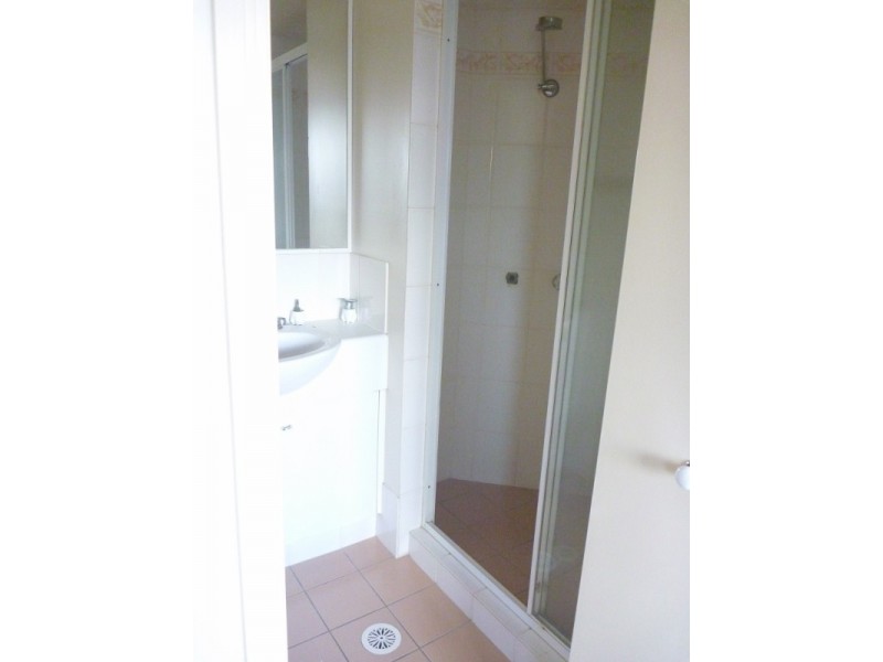 12/4 Adori Street, Chevron Island QLD 4217