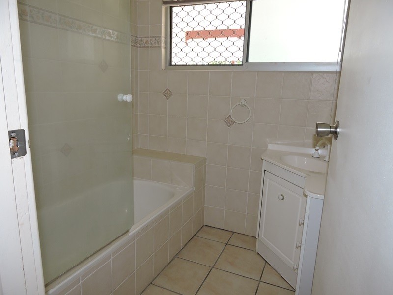 15 Poplar street, Kirwan QLD 4817