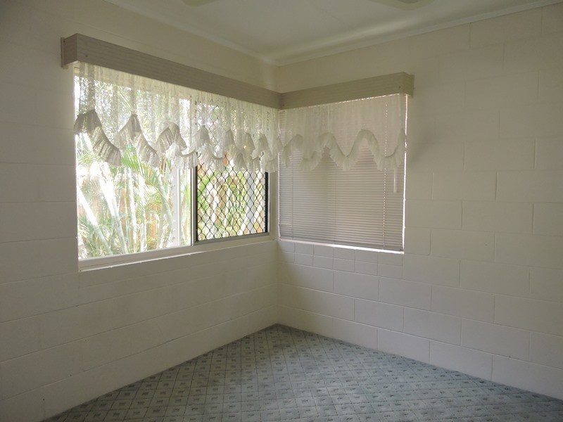 15 Poplar street, Kirwan QLD 4817