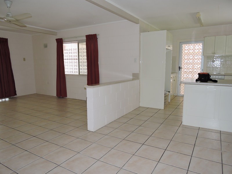 15 Poplar street, Kirwan QLD 4817