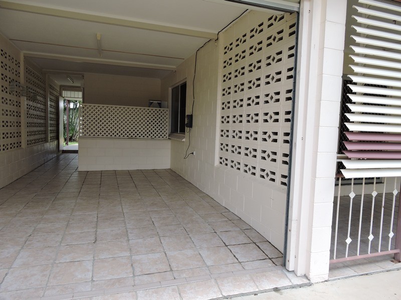 15 Poplar street, Kirwan QLD 4817