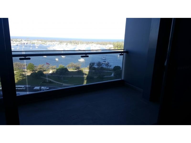 2 Como Cres, Southport QLD 4215