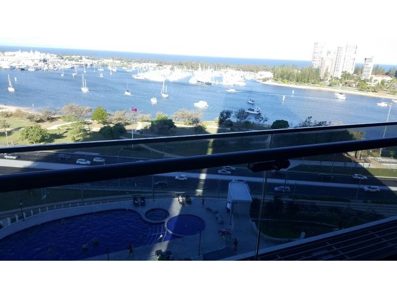 2 Como Cres, Southport QLD 4215