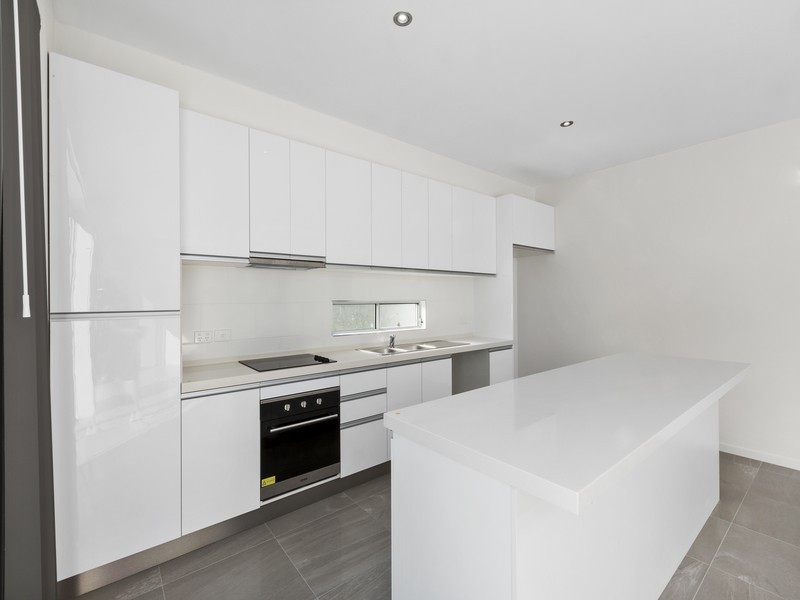 2/10 Juilia street, Highgate Hill QLD 4101