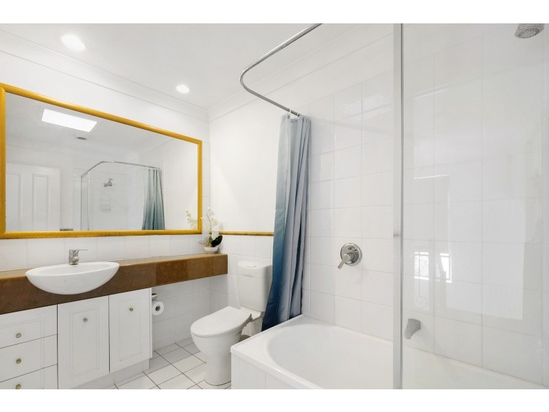 4/22-34 Glenside Drive, Robina QLD 4226