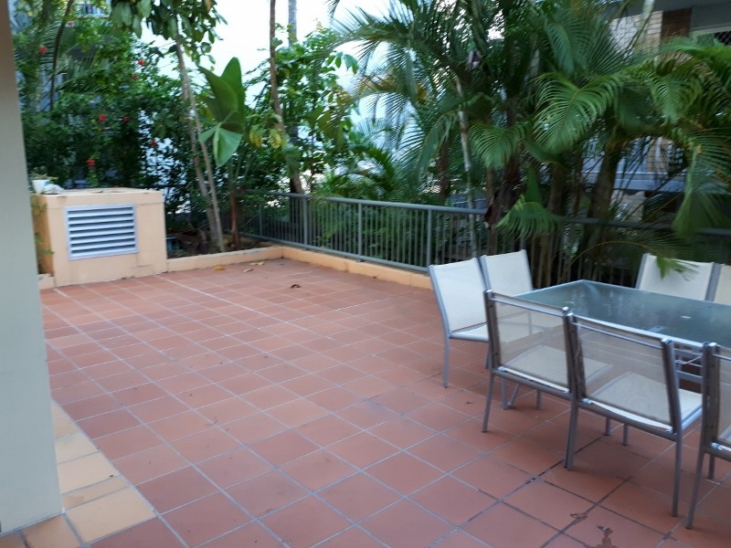02/10 Genoa Street, Surfers Paradise QLD 4217