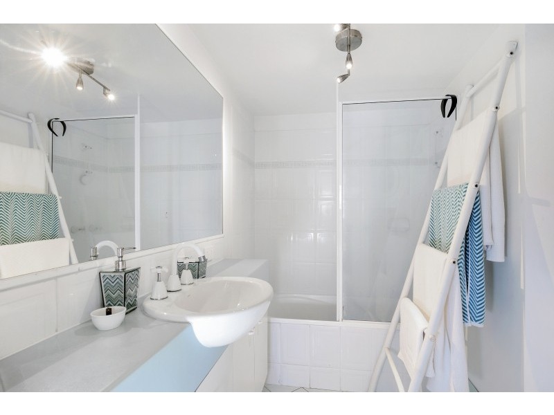 28/112 Musgrave Street, Kirra QLD 4225