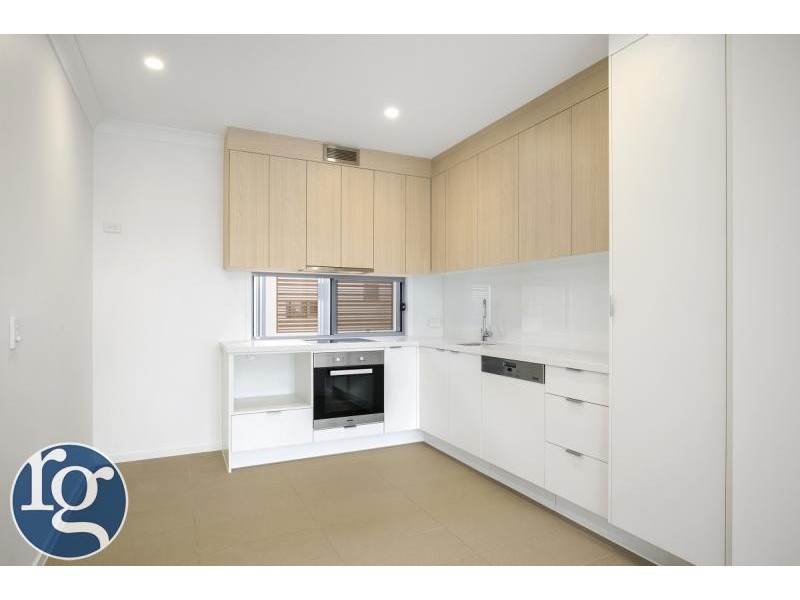 3028 The Boulevard, Carrara QLD 4211