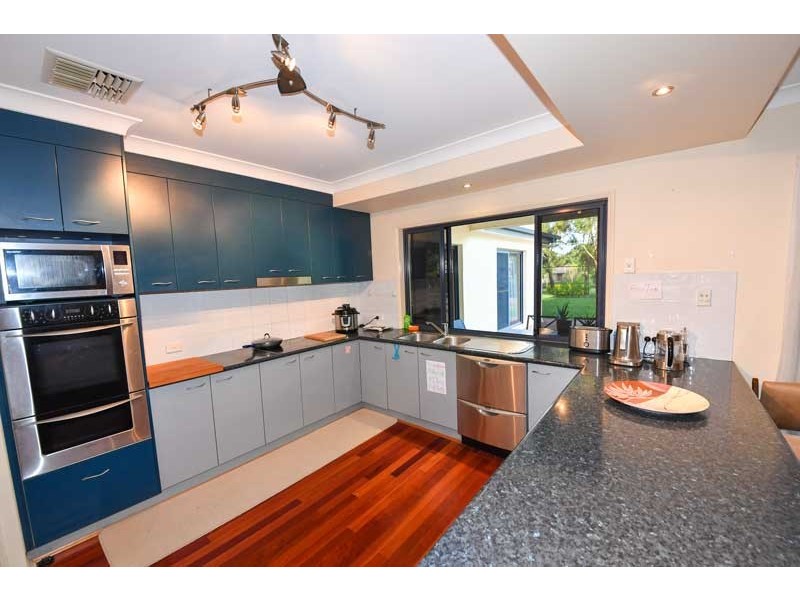 38 Riverside Terrace, Windaroo QLD 4207