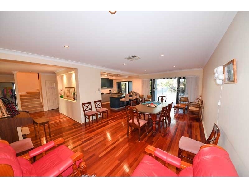 38 Riverside Terrace, Windaroo QLD 4207