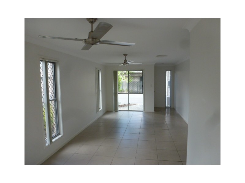 86 Carselgrove Ave, Fitzgibbon QLD 4018